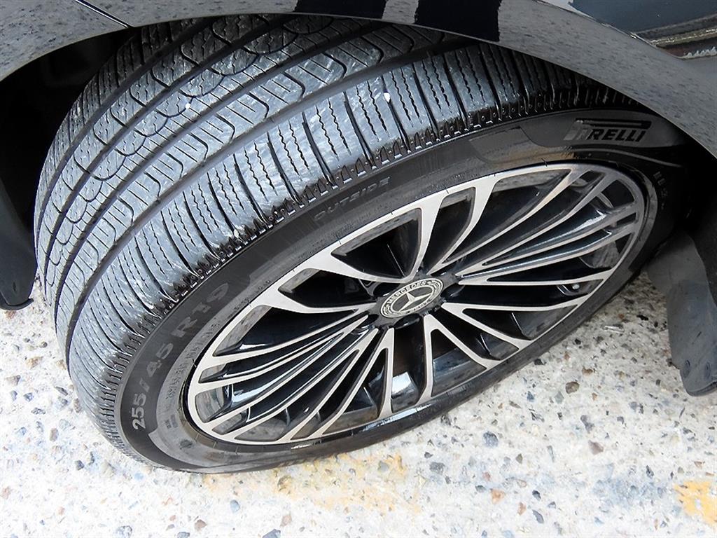 Mercedes-Benz S-Class — photo 20
