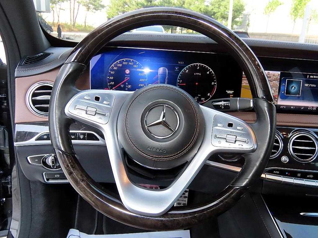 Mercedes-Benz S-Class — photo 08