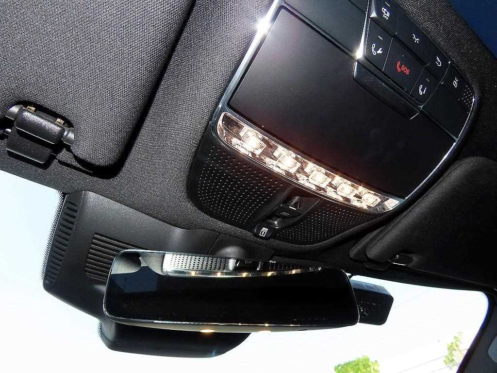 Mercedes-Benz S-Class — photo 15