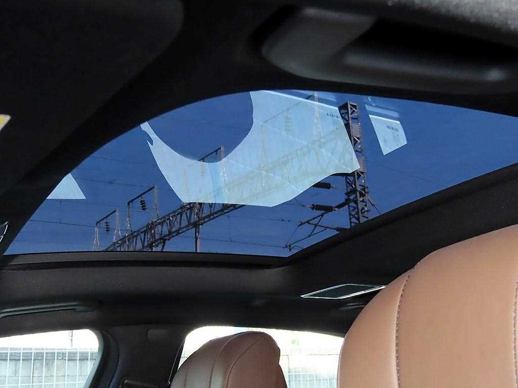 Mercedes-Benz S-Class — photo 16