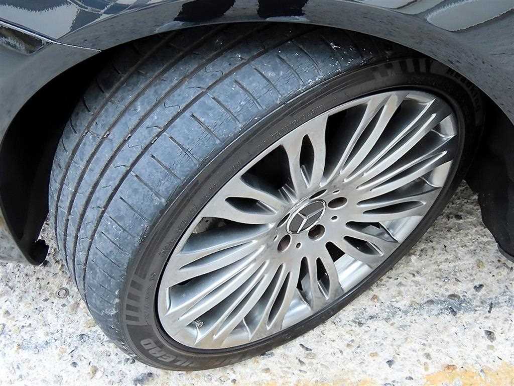 Mercedes-Benz S-Class — photo 20