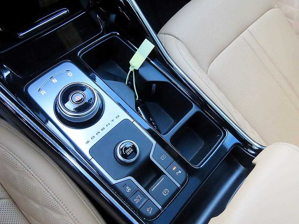 Kia Sorento — photo 11