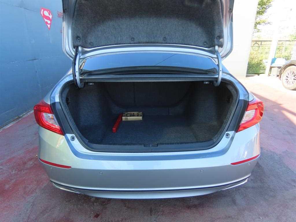 Honda Accord — photo 05