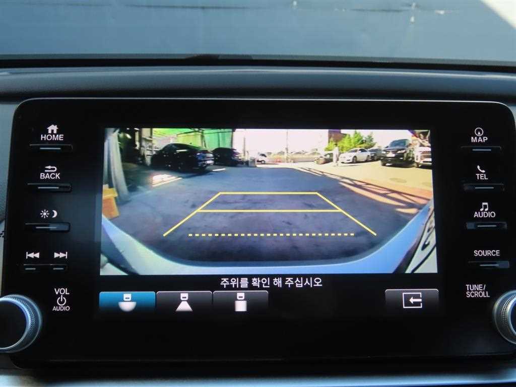 Honda Accord — photo 17