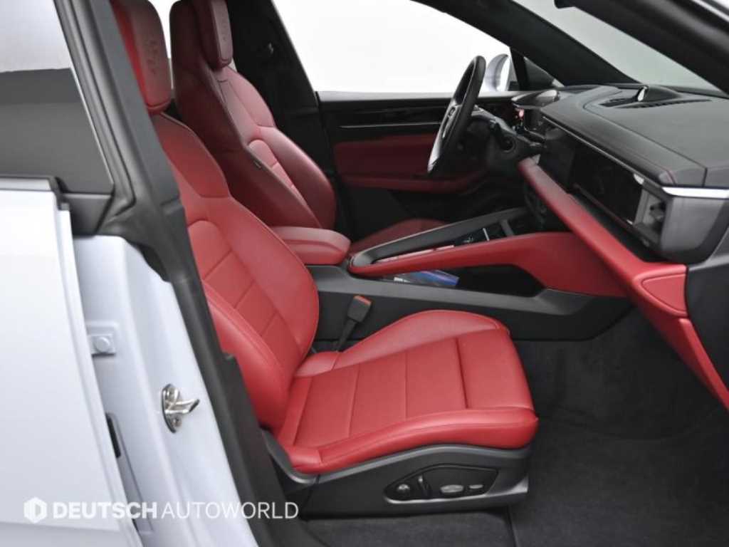 Porsche Macan — photo 10