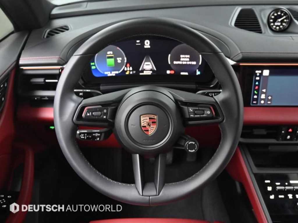Porsche Macan — photo 13
