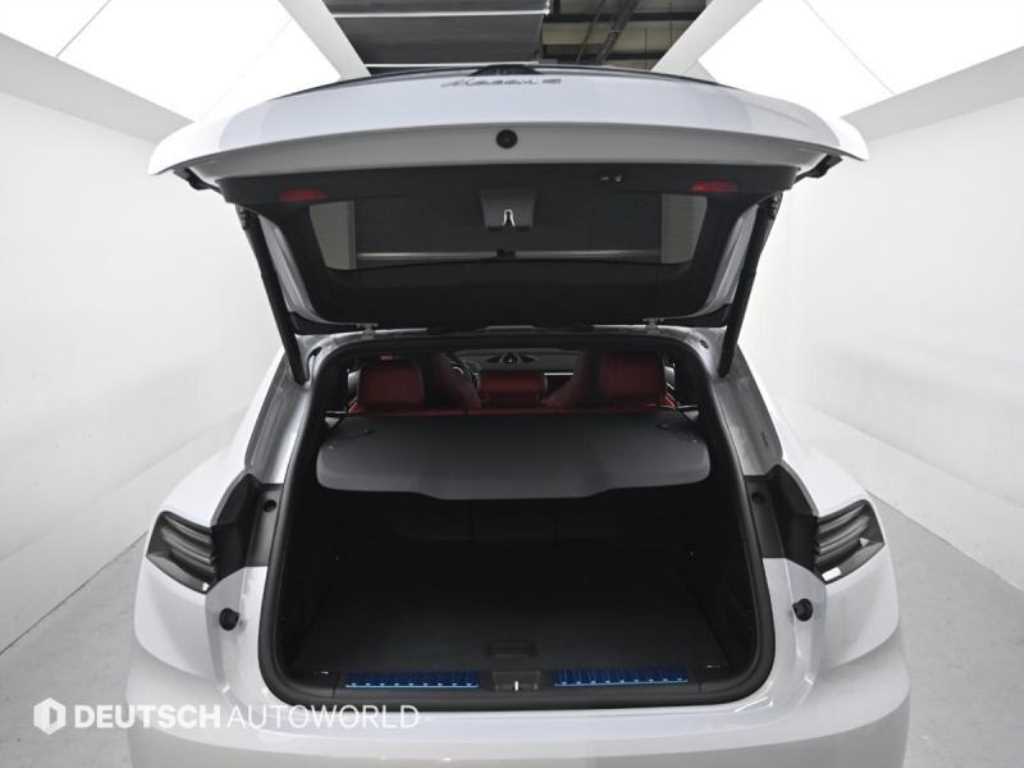 Porsche Macan — photo 19
