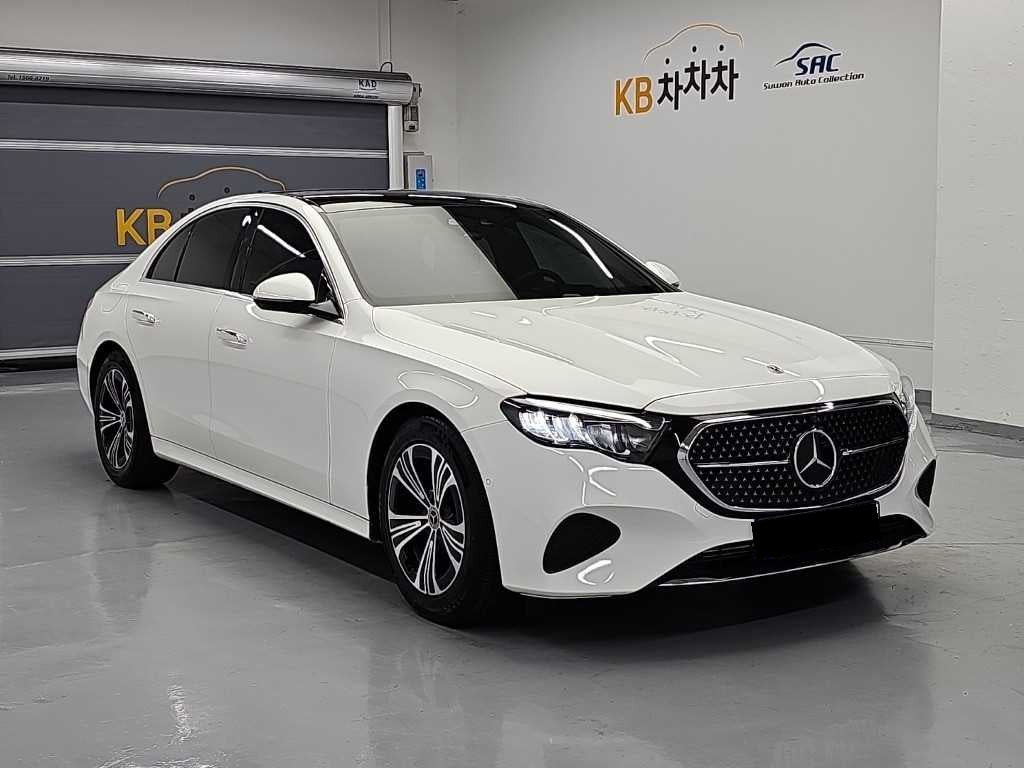 Mercedes-Benz E-Class — photo 04