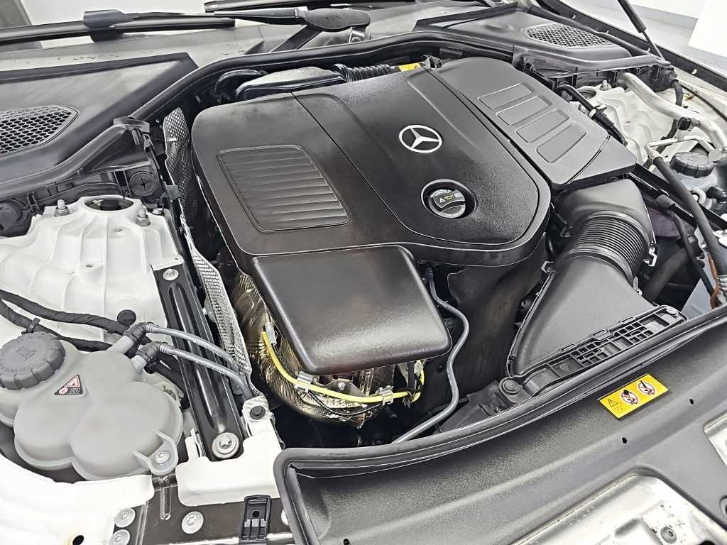 Mercedes-Benz E-Class — photo 05