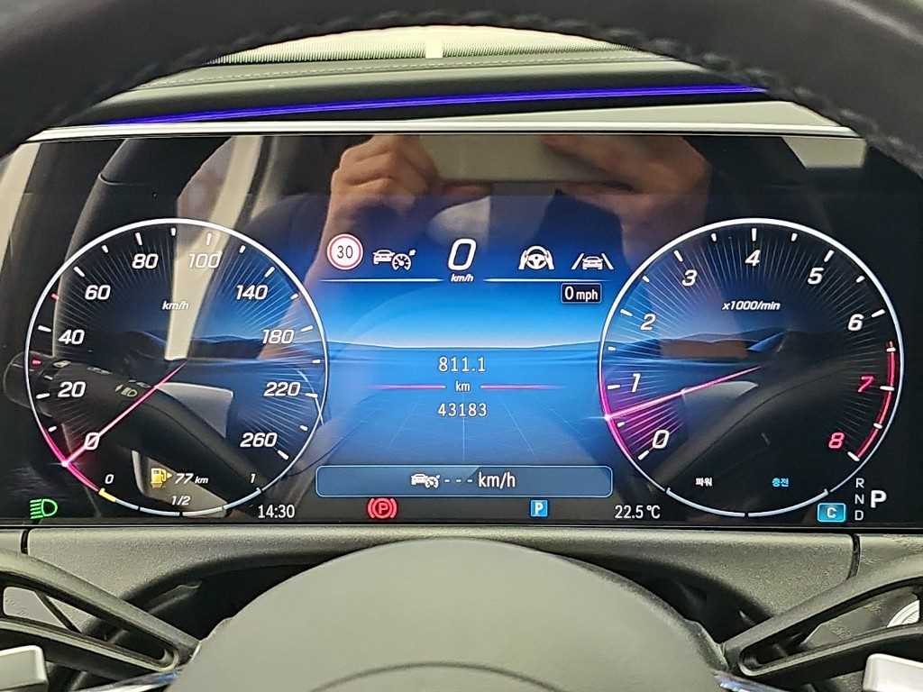 Mercedes-Benz E-Class — photo 06