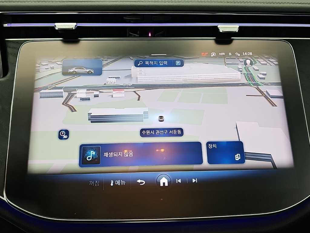 Mercedes-Benz E-Class — photo 16
