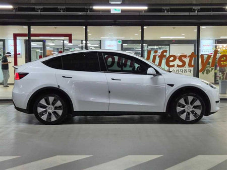 Tesla Model Y — photo 03