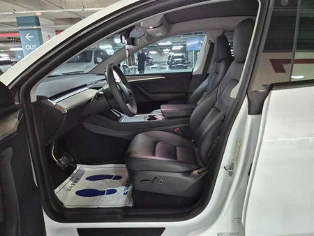 Tesla Model Y — photo 06