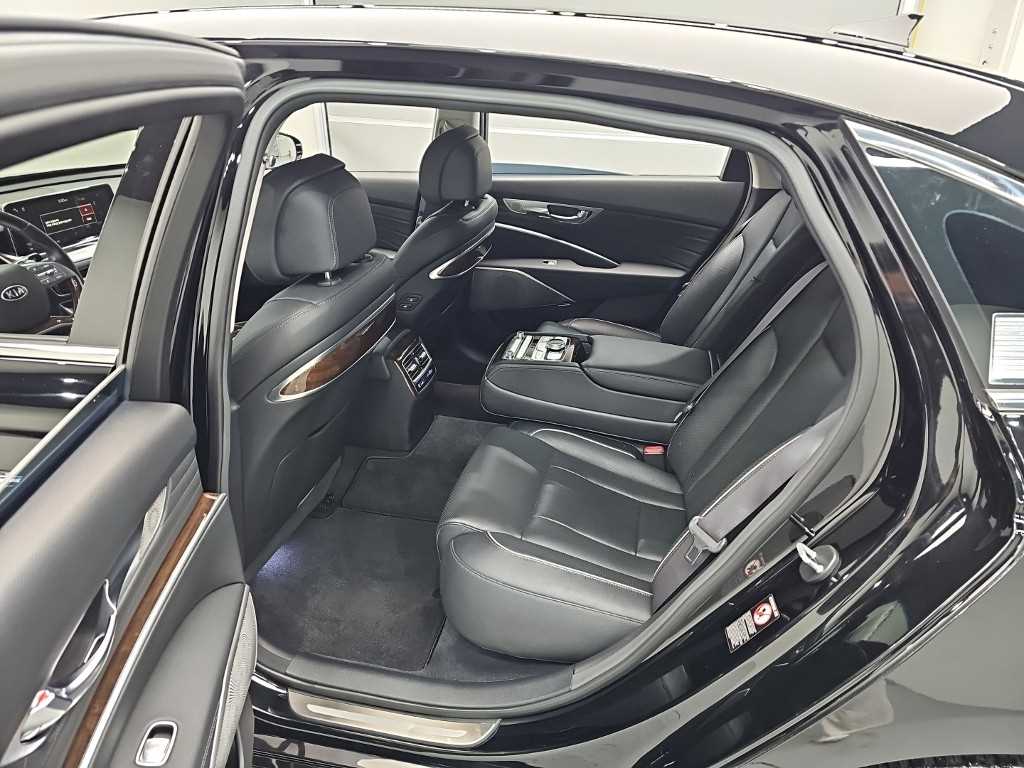 Kia K9 — photo 12