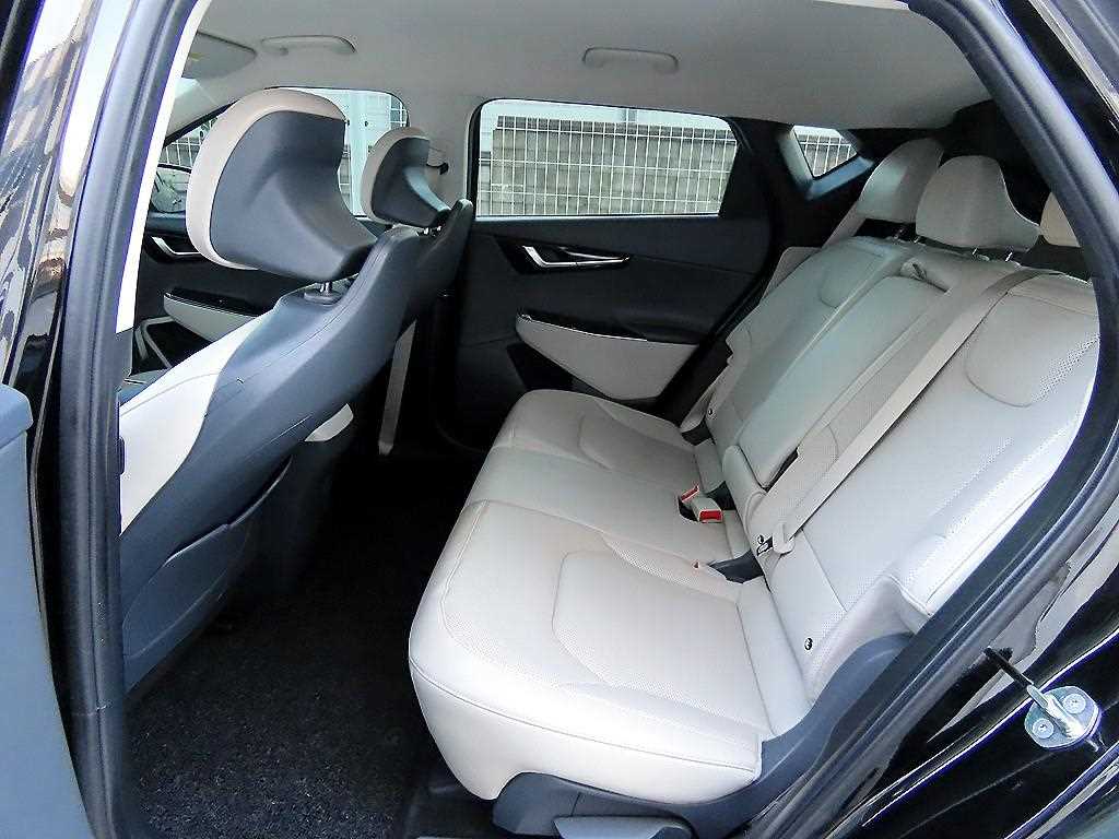 Kia EV6 — photo 06