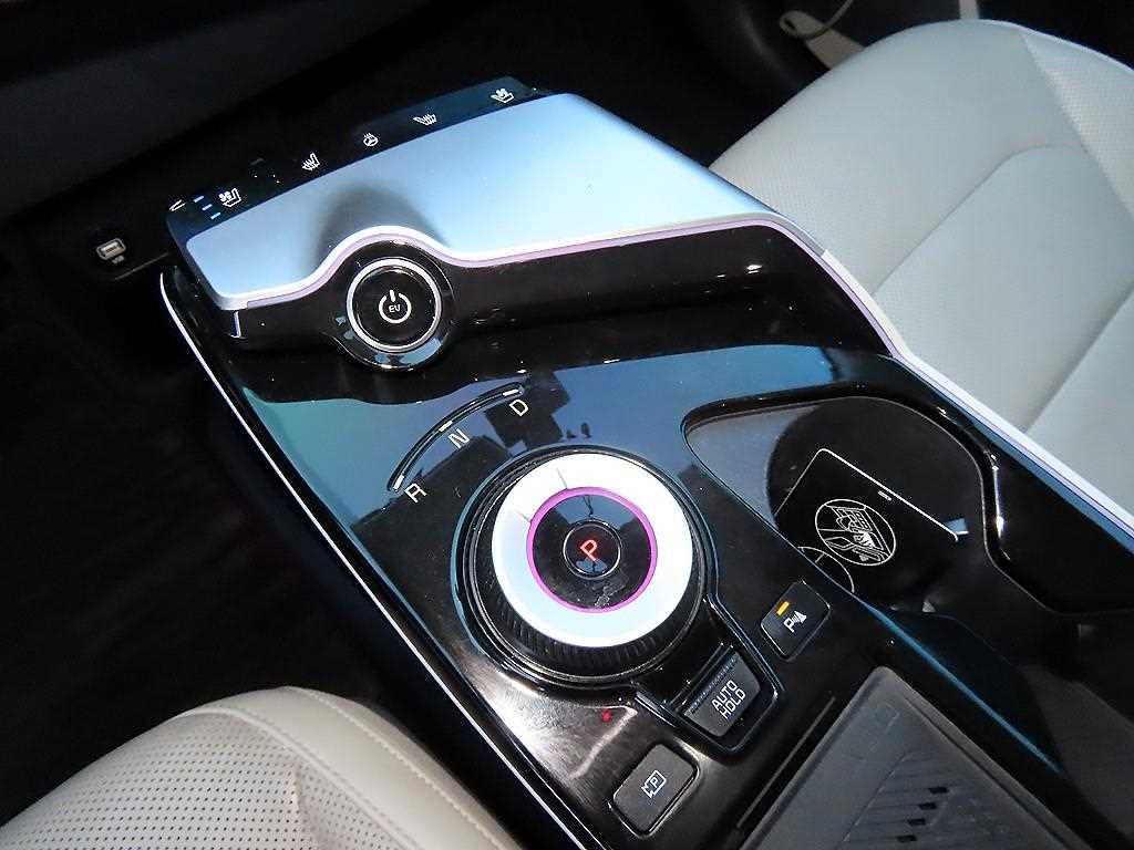 Kia EV6 — photo 10