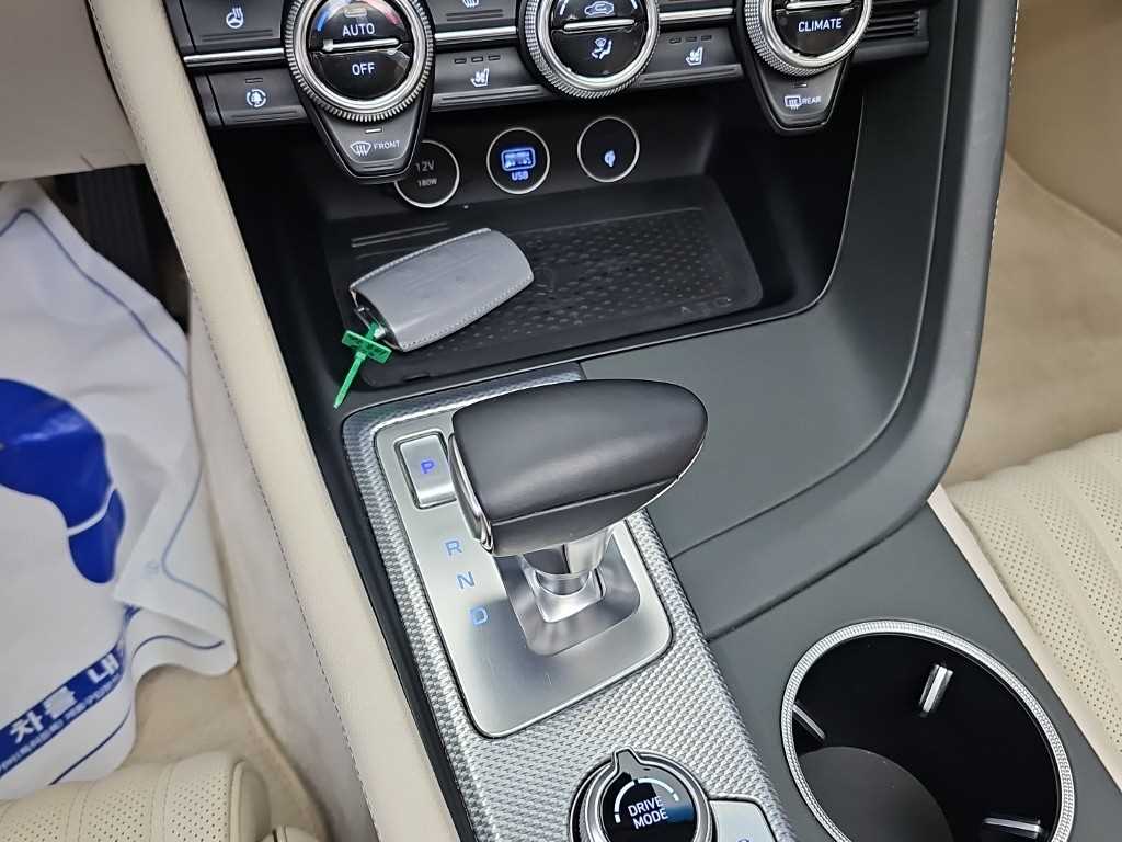 Genesis G70 — photo 08