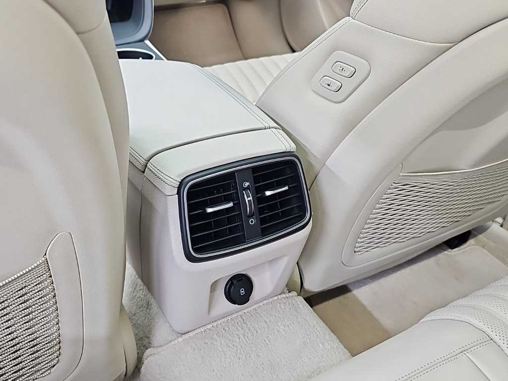 Genesis G70 — photo 12