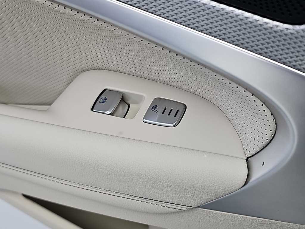 Genesis G70 — photo 13