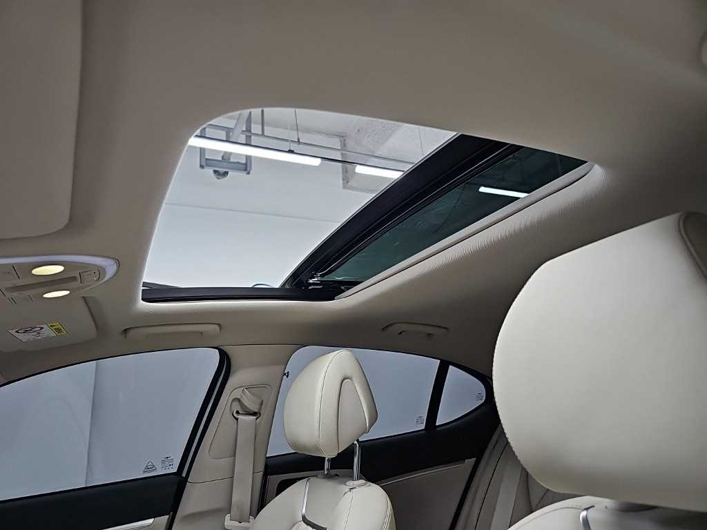 Genesis G70 — photo 14