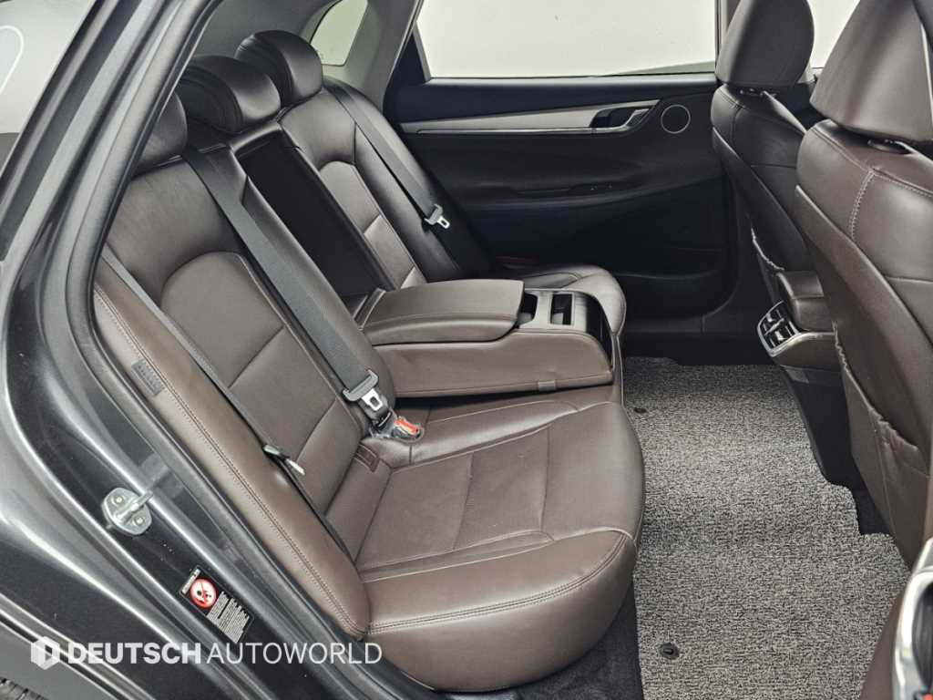 Hyundai Grandeur — photo 12