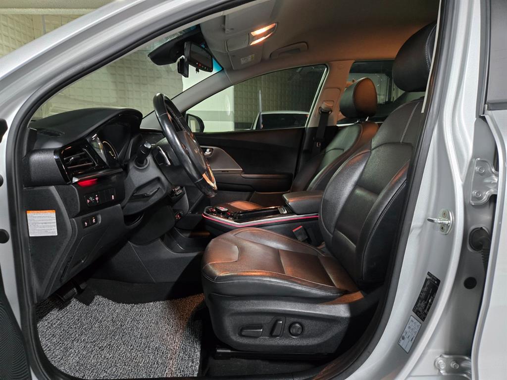 Kia Niro — photo 06