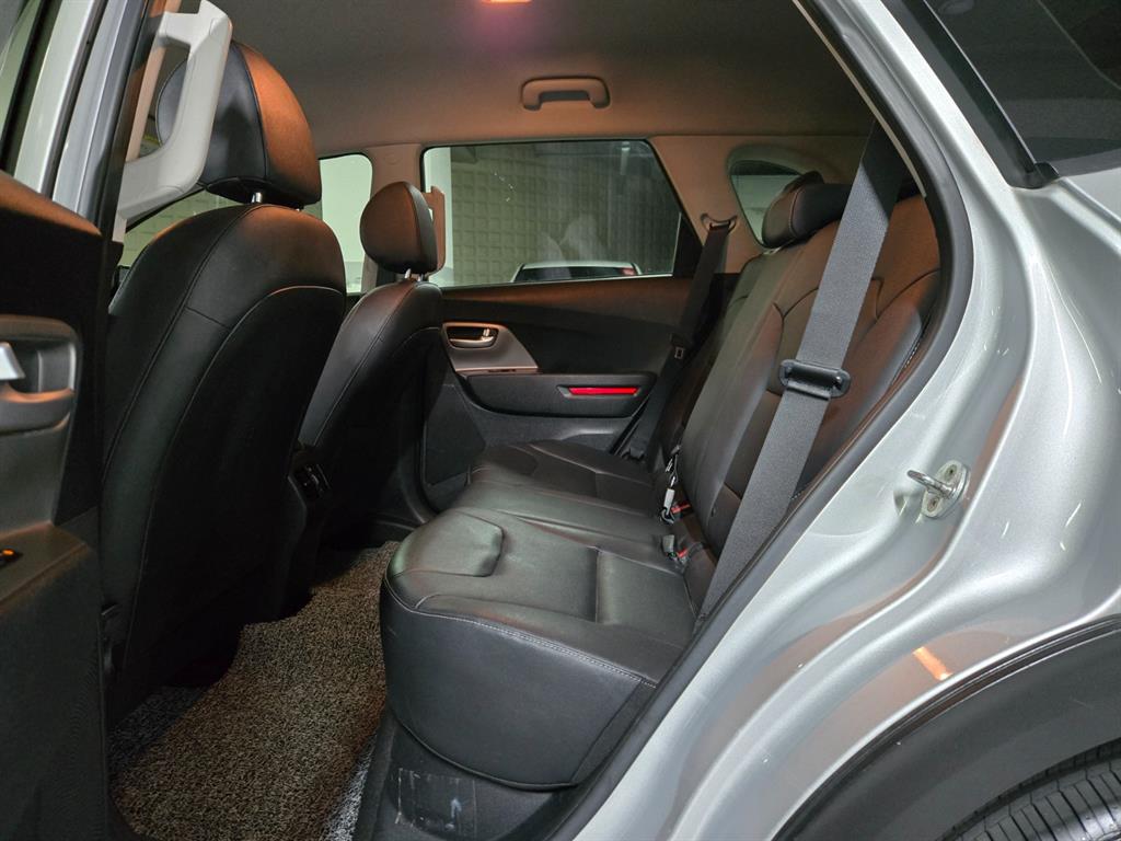Kia Niro — photo 07