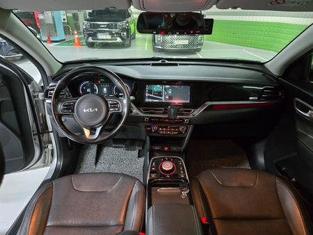 Kia Niro — photo 08