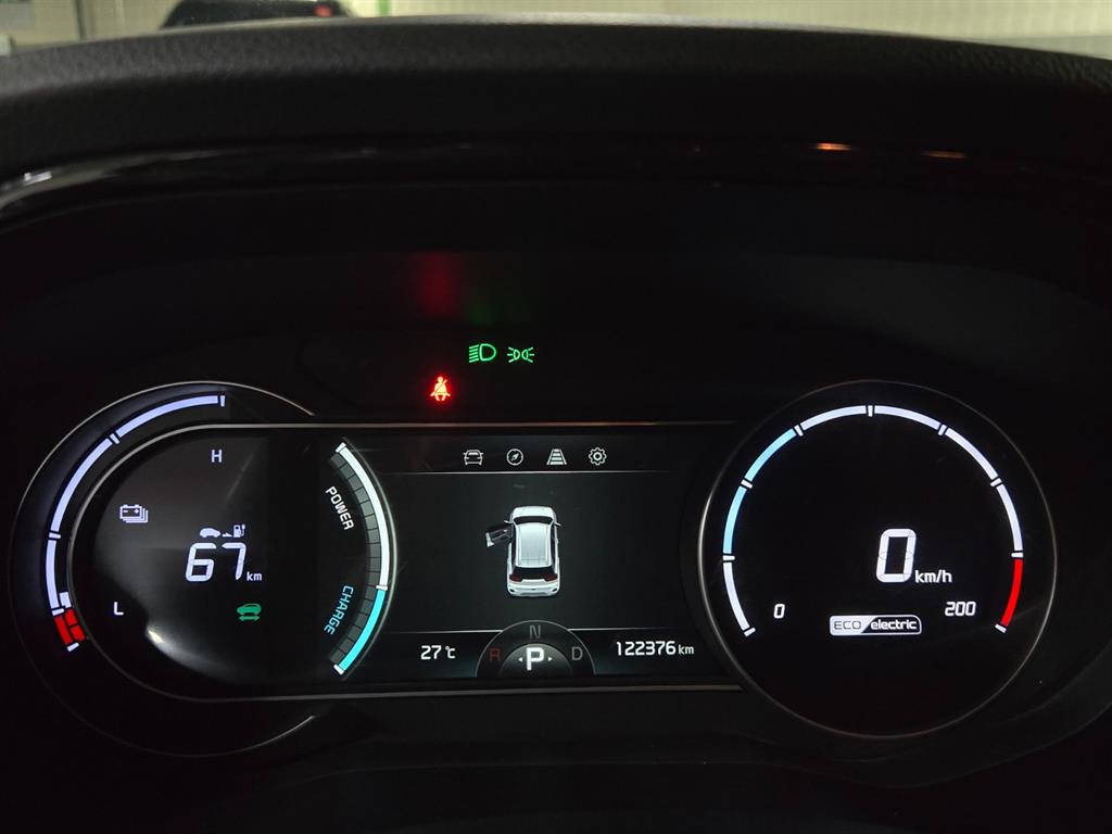 Kia Niro — photo 09