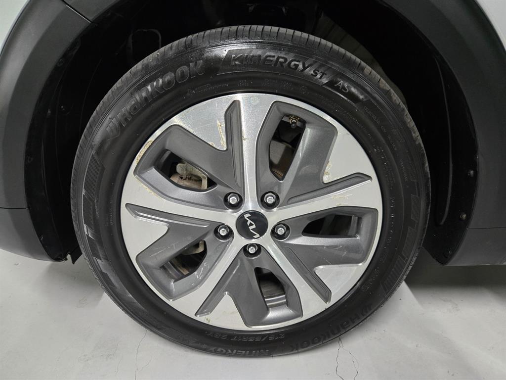 Kia Niro — photo 19