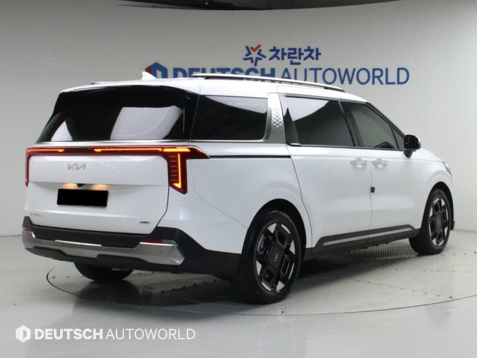 Kia Carnival — photo 02