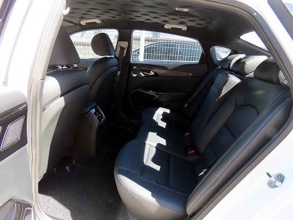 Kia K7 — photo 06