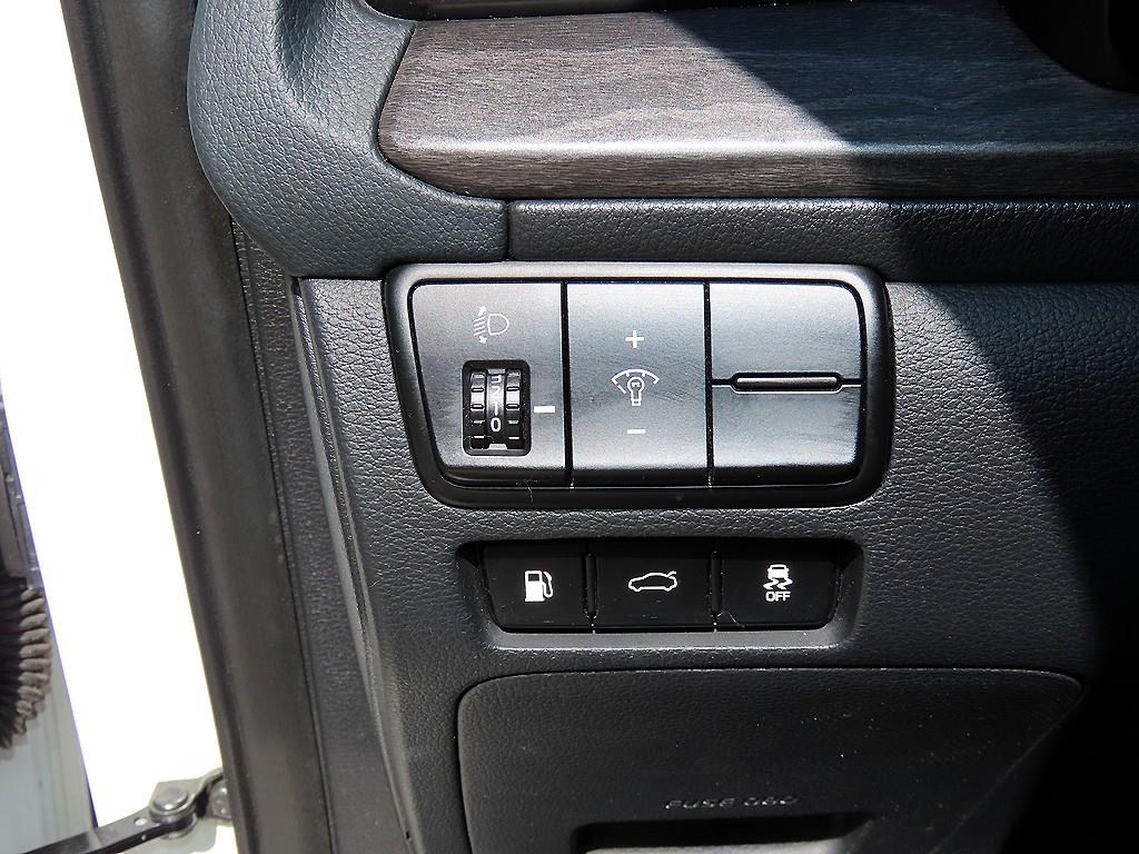 Kia K7 — photo 12