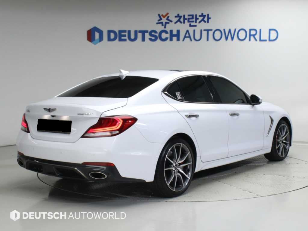 Genesis G70 — photo 02