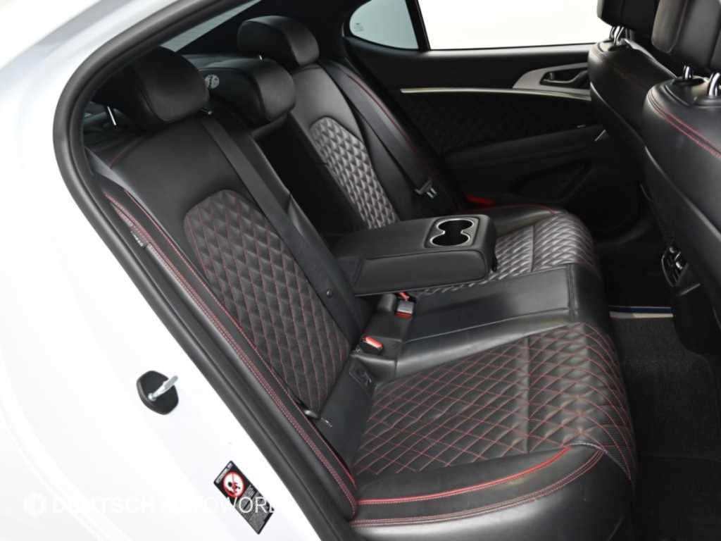Genesis G70 — photo 12