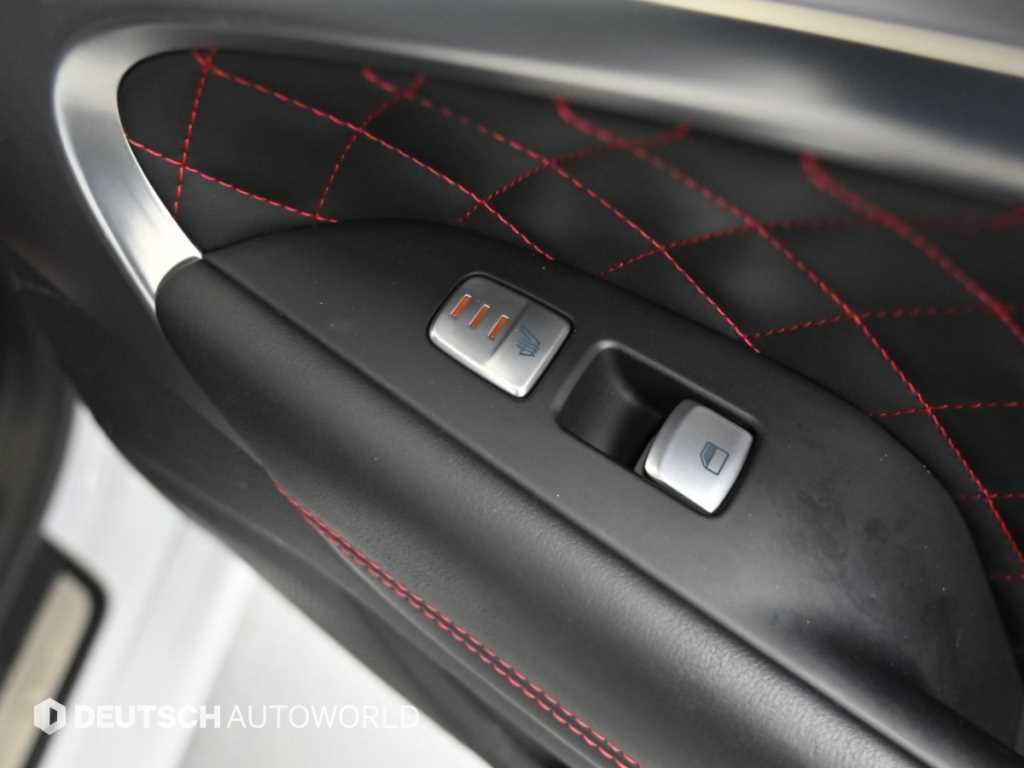 Genesis G70 — photo 16
