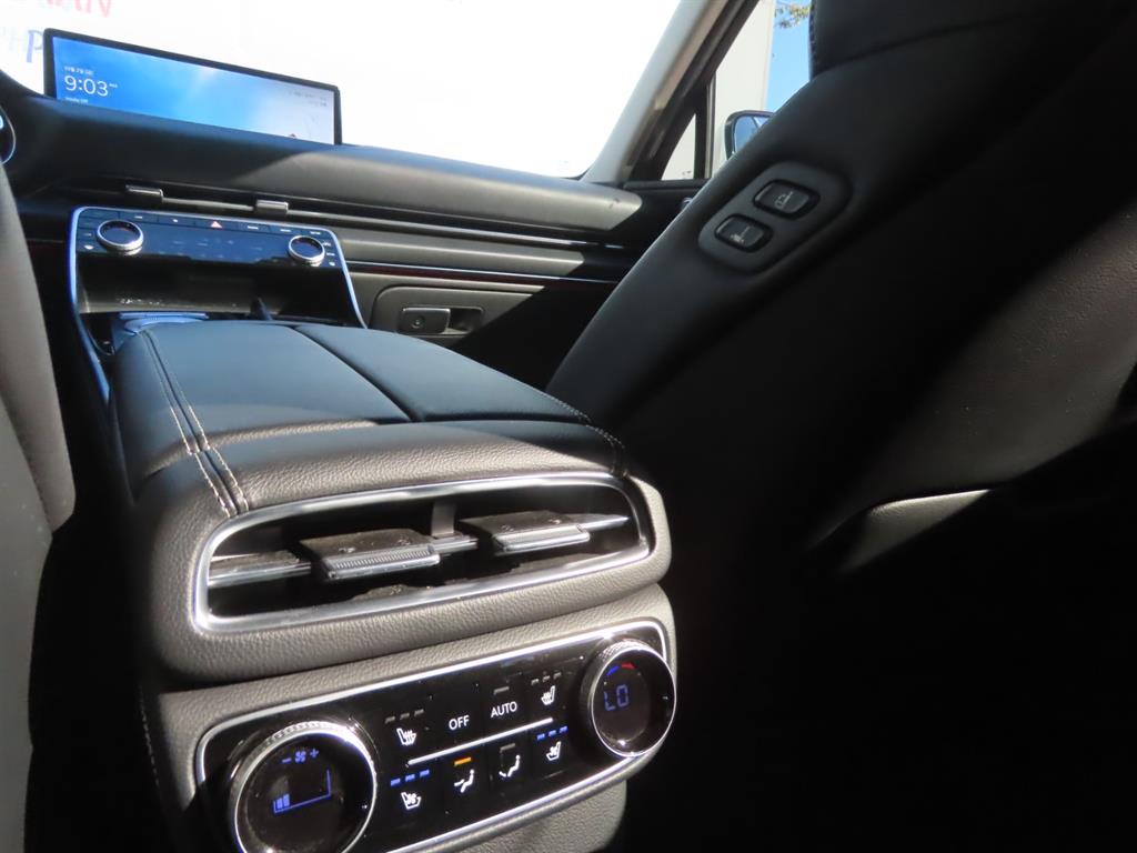 Genesis GV80 — photo 07