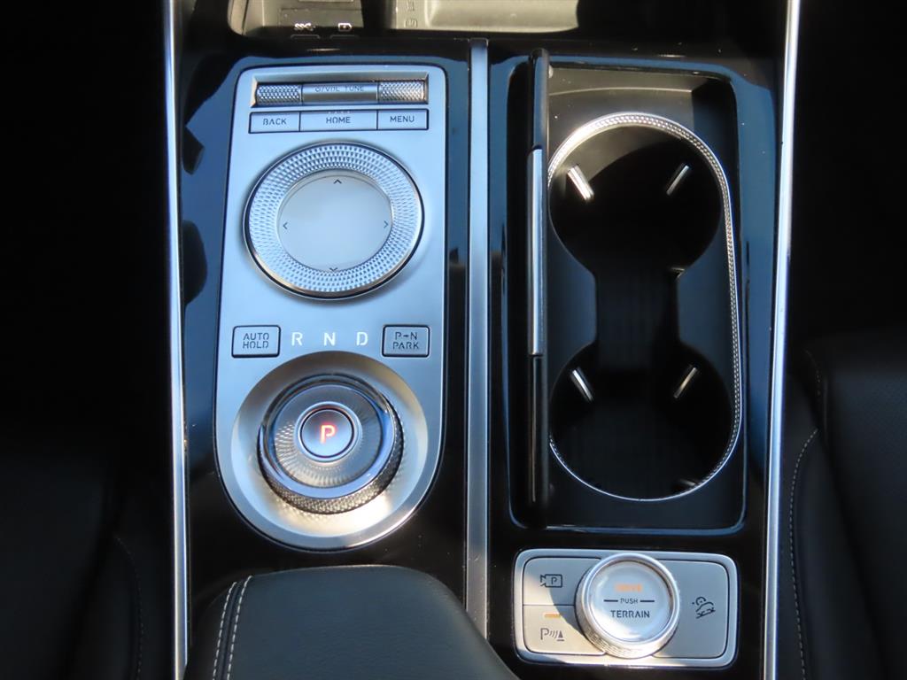Genesis GV80 — photo 12