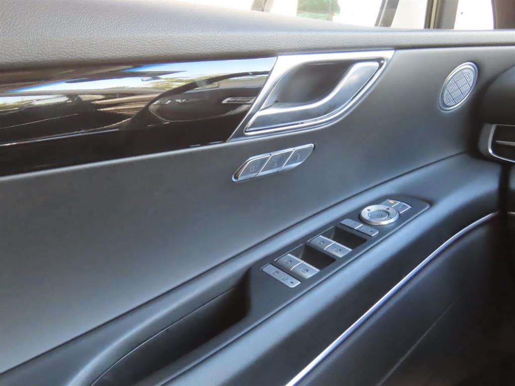 Genesis GV80 — photo 13