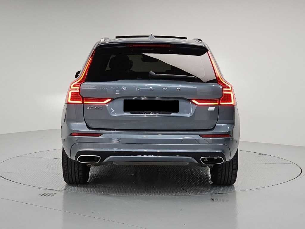 Volvo XC60 — photo 03