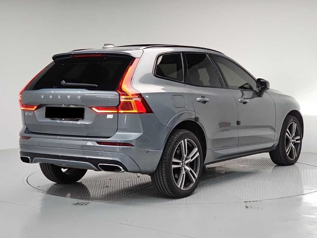 Volvo XC60 — photo 04