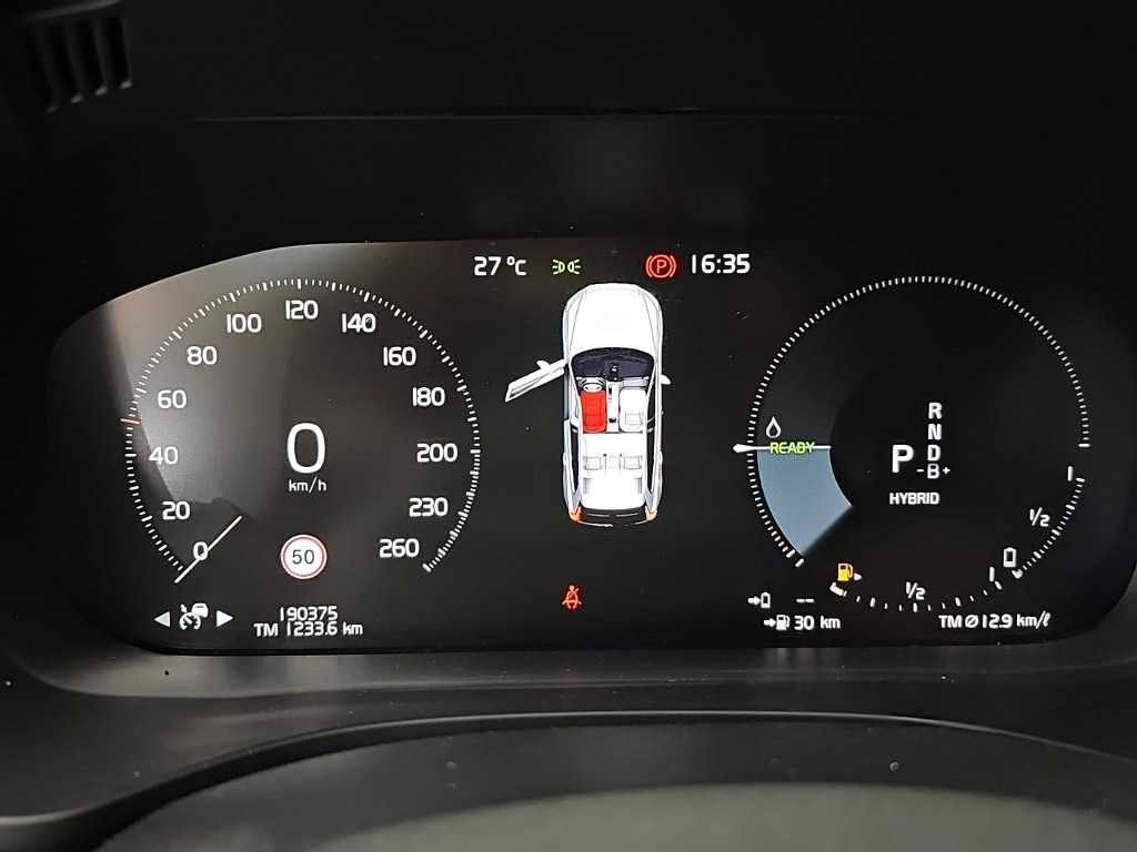Volvo XC60 — photo 06