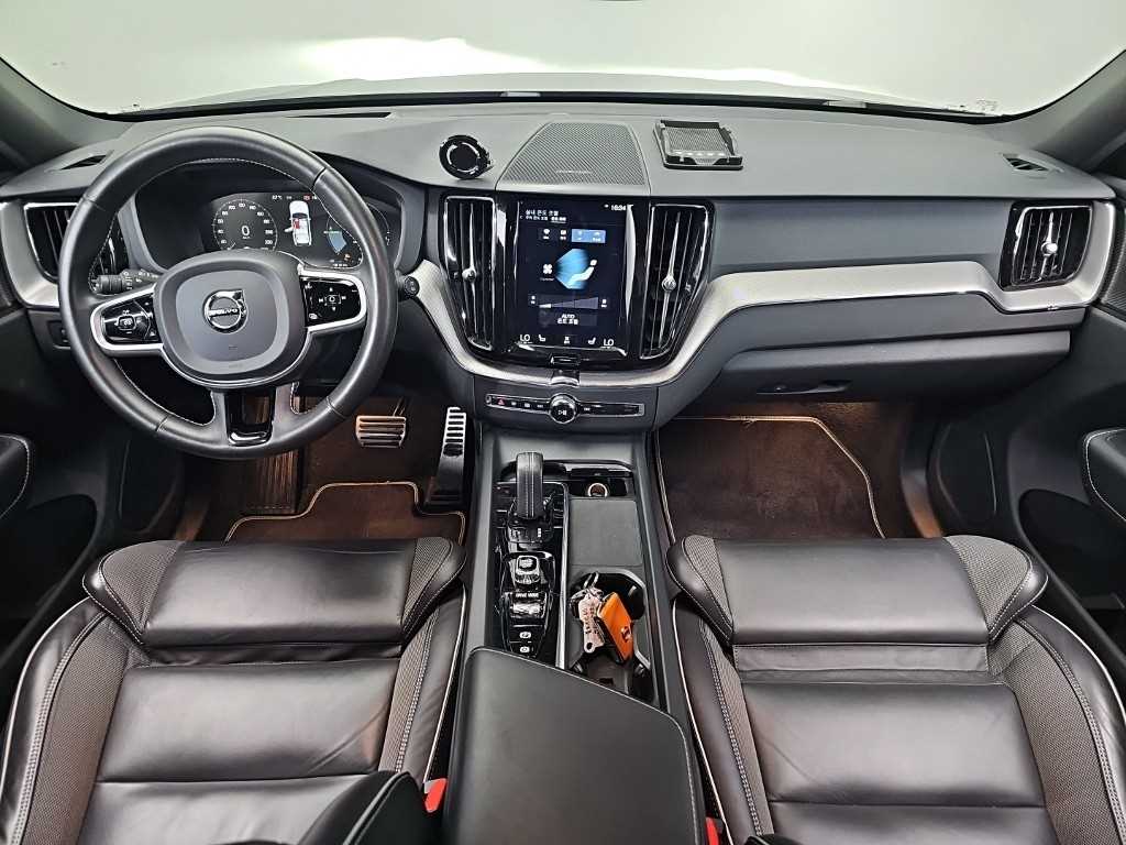 Volvo XC60 — photo 07