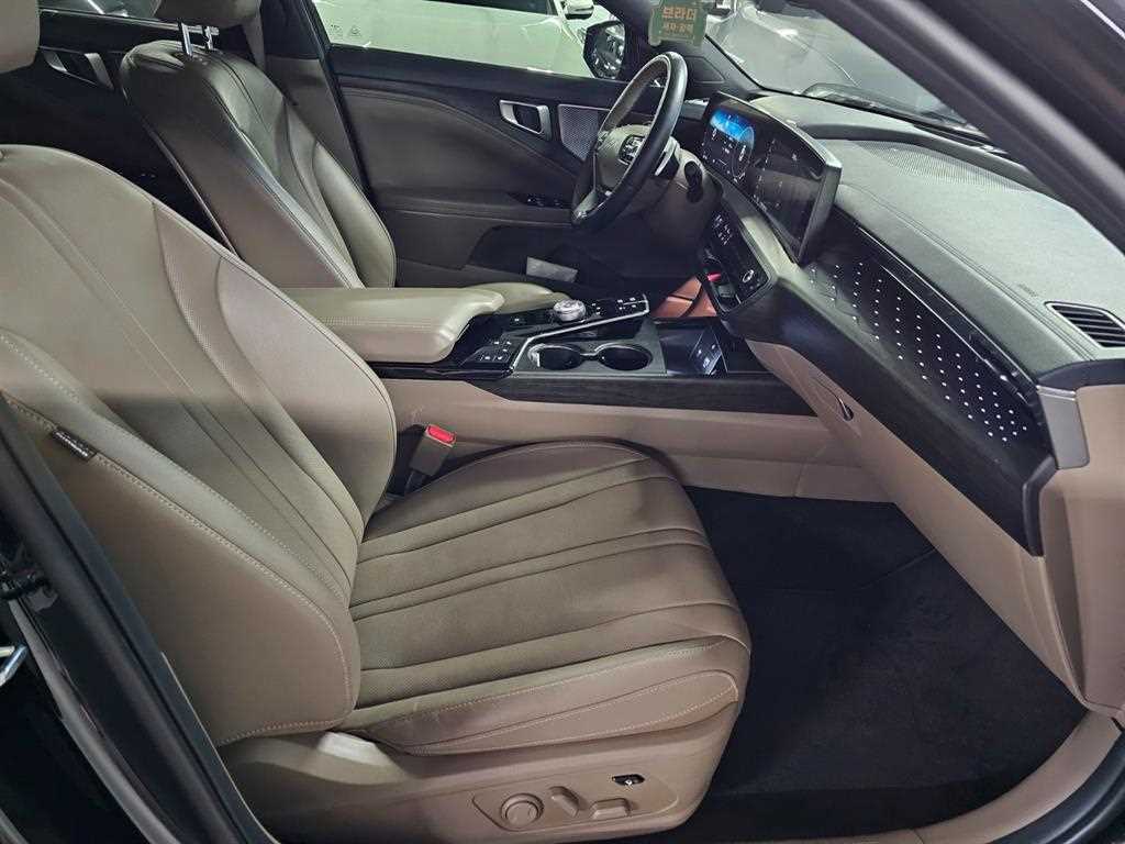 Kia K8 — photo 09