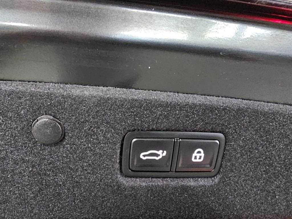 Kia K8 — photo 18