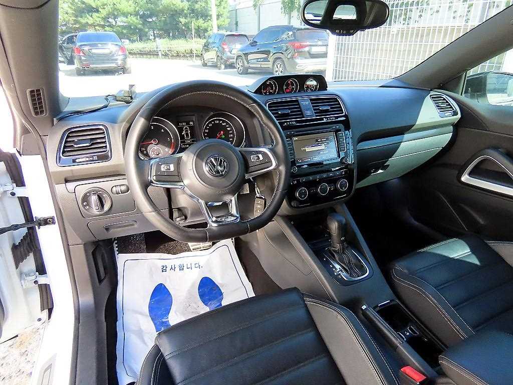 Volkswagen Scirocco — photo 07