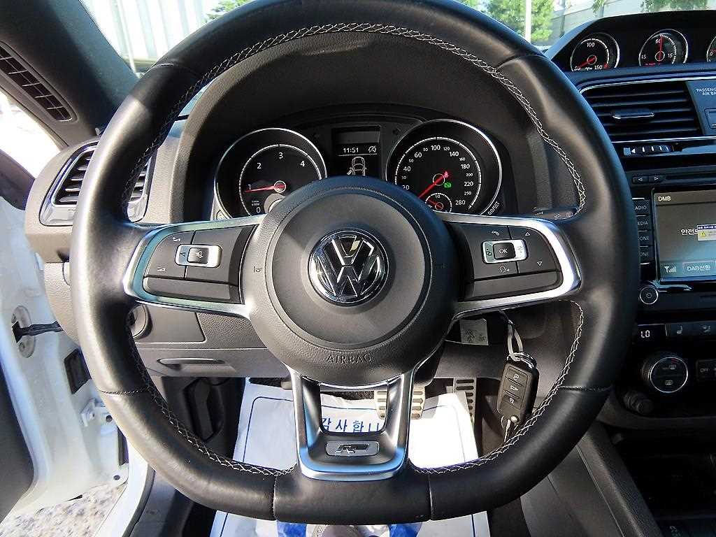 Volkswagen Scirocco — photo 08