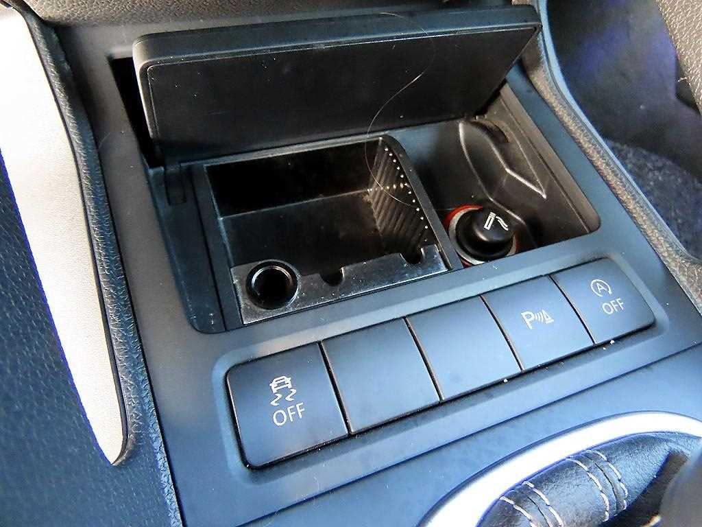 Volkswagen Scirocco — photo 13