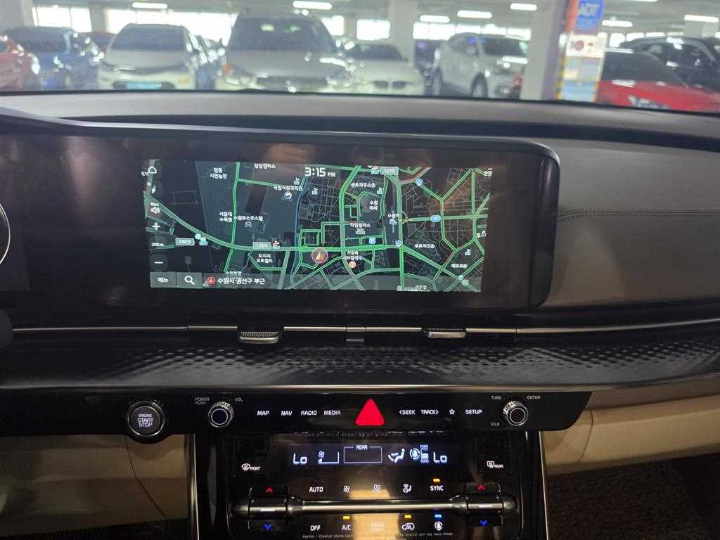Kia Carnival — photo 09