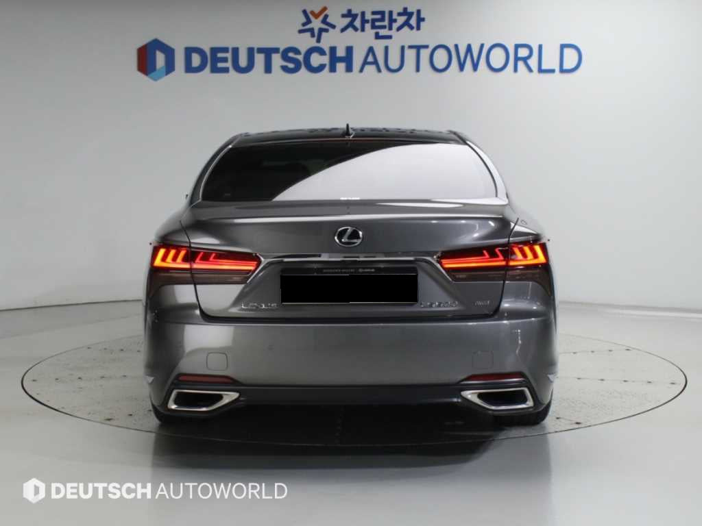 Lexus LS — photo 04